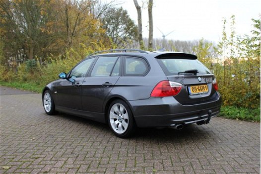 BMW 3-serie Touring - 318i High Executive - 1