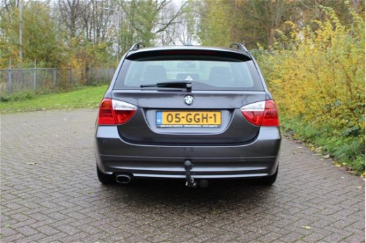 BMW 3-serie Touring - 318i High Executive - 1
