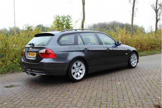 BMW 3-serie Touring - 318i High Executive - 1