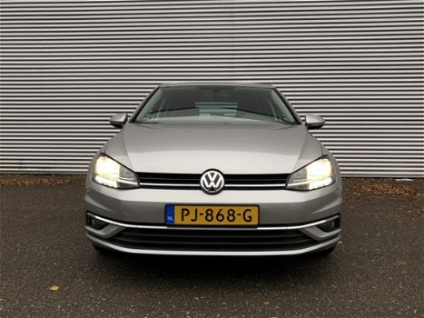 Volkswagen Golf - 1.0 TSI 110PK Comfortline Parkeerhulp navigatie Apple-carplay alarm - 1