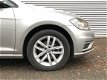 Volkswagen Golf - 1.0 TSI 110PK Comfortline Parkeerhulp navigatie Apple-carplay alarm - 1 - Thumbnail