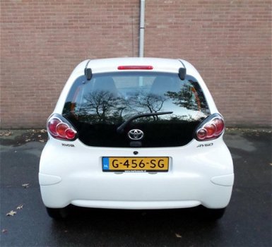 Toyota Aygo - 1.0-12V Now |centrale deurvergrendeling|elektrische ramen| - 1
