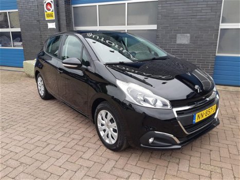 Peugeot 208 - 1.2 PureTech 82pk , Navi/Cruise Control 5 drs - 1