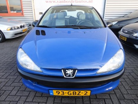 Peugeot 206 - 1.4 XR 3 deurs, 4 nwe BANDEN, ACCU en rijd nog als een trein - 1