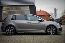 Volkswagen Golf - 2.0 TSI GTI Performance -Navigatie-Xenon-LED-Clima(ECC)-19"LMV