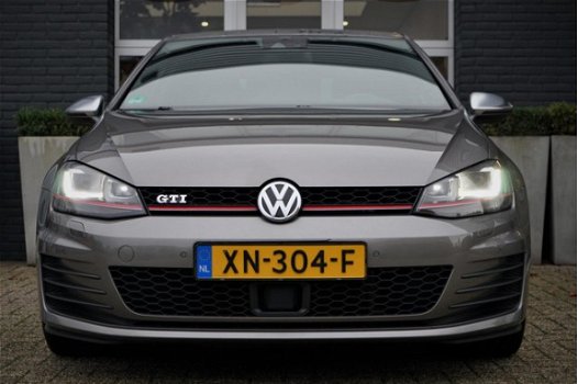 Volkswagen Golf - 2.0 TSI GTI Performance -Navigatie-Xenon-LED-Clima(ECC)-19