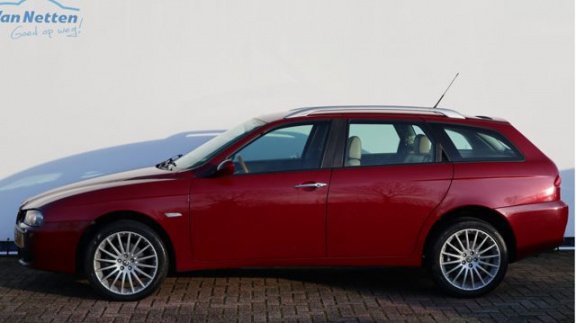 Alfa Romeo 156 Sportwagon - 1.9 JTD 115pk, Distinctive uitv., Clima, Leder, Cruise, 17