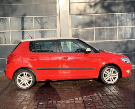 Skoda Fabia - 1.2 TSI Dynamic automaat, navigatie systeem, cruise control, elektrische ramen Trekhaa - 1