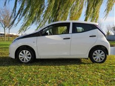 Toyota Aygo - 1.0 VVT-i x 2017 51000km 5-DEURS DEALER ONDERHOUDEN *BOVAG