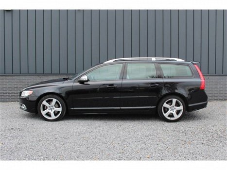 Volvo V70 - R-Edition 2.0T 203pk AUT. R-DESIGN + NAVI + LEDER - 1