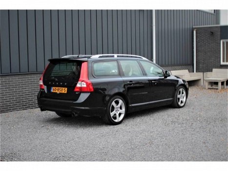 Volvo V70 - R-Edition 2.0T 203pk AUT. R-DESIGN + NAVI + LEDER - 1