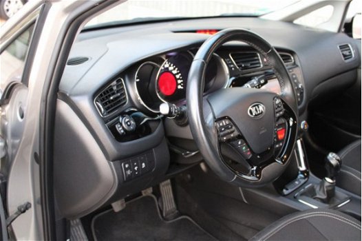 Kia Cee'd - 1.6 GDI Plus Pack NAVI TREKH. CAMERA - 1