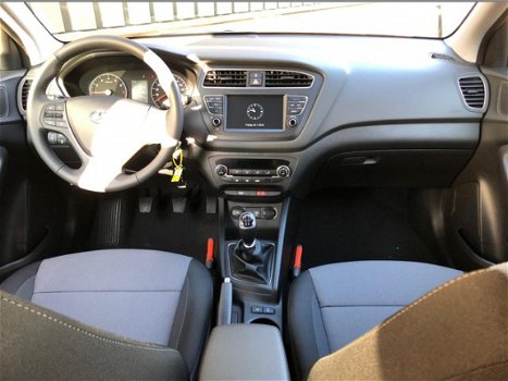 Hyundai i20 - Comfort 1.0 T-GDI Blue 100PK | Lichtmetalen velgen | Navigatie | Getint glas - 1