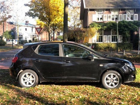 Seat Ibiza - 1.4 TDI Ecomotive airco nieuwe apk velgen 2010 - 1