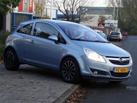 Opel Corsa - 1.4-16V Business - AIRCO - CRUISE CONTROL- MULTIFUNCTIONEEL STUUR - APK TOT 08-2020 - 1