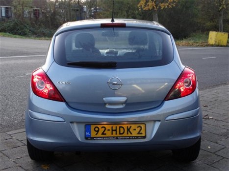 Opel Corsa - 1.4-16V Business - AIRCO - CRUISE CONTROL- MULTIFUNCTIONEEL STUUR - APK TOT 08-2020 - 1