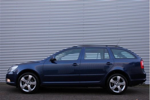 Skoda Octavia Combi - 1.8 TSI 4x4 Elegance / PDC V+A / CLIMATE / CRUISE - 1