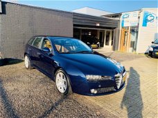 Alfa Romeo 159 Sportwagon - 2.2 JTS Business leer airco ecc cruise control navigatie