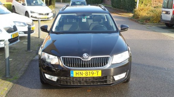 Skoda Octavia Combi - 1.6 TDI Greentech Ambition Businessline Trekhaak - 1