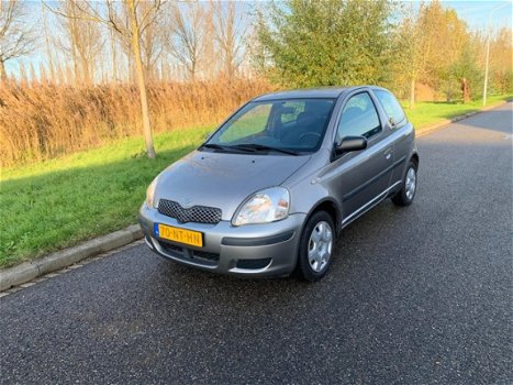 Toyota Yaris - 1.0 VVT-i Idols - 1