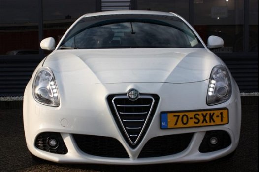 Alfa Romeo Giulietta - 1.6 JTDm NAVI LED CLIMA CRUISE PDC 17''LM-VELGEN DONKER GLAS - 1