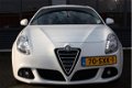 Alfa Romeo Giulietta - 1.6 JTDm NAVI LED CLIMA CRUISE PDC 17''LM-VELGEN DONKER GLAS - 1 - Thumbnail