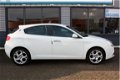 Alfa Romeo Giulietta - 1.6 JTDm NAVI LED CLIMA CRUISE PDC 17''LM-VELGEN DONKER GLAS - 1 - Thumbnail