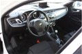 Alfa Romeo Giulietta - 1.6 JTDm NAVI LED CLIMA CRUISE PDC 17''LM-VELGEN DONKER GLAS - 1 - Thumbnail