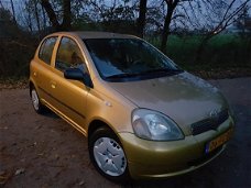 Toyota Yaris - 1.3-16V VVT-i Luna /5 DEURS/ BJ 2000