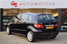 Mercedes-Benz B-klasse - 200 136PK met navi, airco, half leder, lmv, stoelvrw en trekhaak