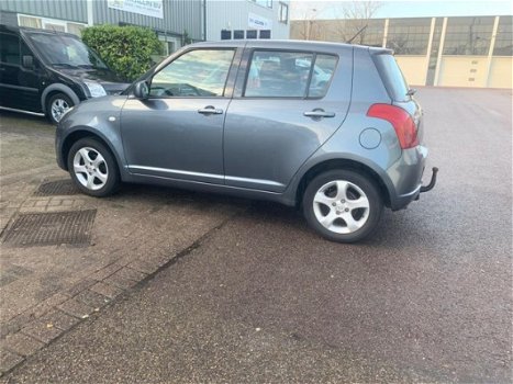 Suzuki Swift - 1.3 4Grip Exclusive MET NIEUWE APK 4x4 - 1