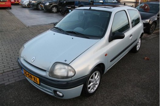 Renault Clio - 1.4 RN MAX Jaar APK - 1