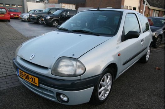 Renault Clio - 1.4 RN MAX Jaar APK - 1