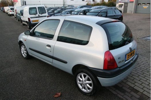 Renault Clio - 1.4 RN MAX Jaar APK - 1