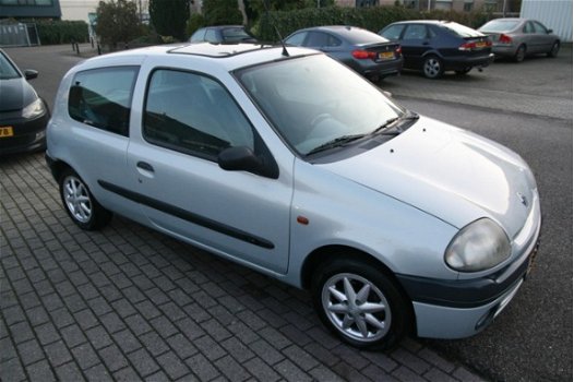 Renault Clio - 1.4 RN MAX Jaar APK - 1