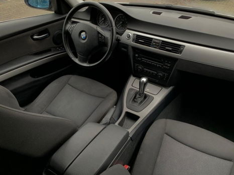 BMW 3-serie - 325i 218PK+*M-SPORT*6CILINDER*AUTOMAAT*KEURIG - 1