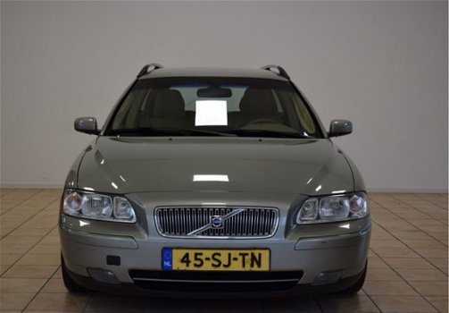 Volvo V70 - 2.4D Edition I Climate-control/Lichtmetalen velgen/Cruise-control - 1