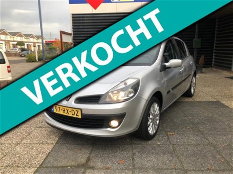 Renault Clio - 1.6-16V Privilège 1E EIGENAAR/5-DEURS/AIRCO - 1