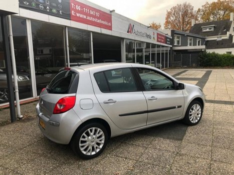 Renault Clio - 1.6-16V Privilège 1E EIGENAAR/5-DEURS/AIRCO - 1