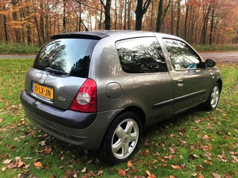 Renault Clio - 1.6-16V Privilège AIRCO. NWE APK. BJ'2003 - 1