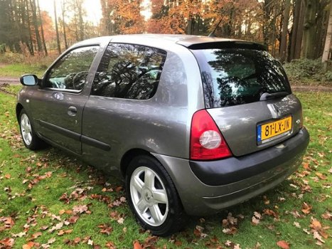 Renault Clio - 1.6-16V Privilège AIRCO. NWE APK. BJ'2003 - 1