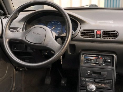 Mazda 121 - 1.3i LX NIEUWE APK - 1