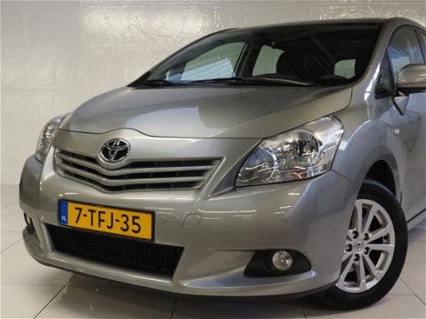 Toyota Verso - 1.8 VVT-i Aspiration 7p. | Panorama dak | Cruise control | Parkeersensoren achter | B - 1