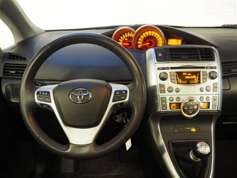 Toyota Verso - 1.8 VVT-i Aspiration 7p. | Panorama dak | Cruise control | Parkeersensoren achter | B - 1