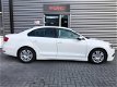 Volkswagen Jetta - 1.6 TDI Highline BlueMotion *R-LINE uitgevoerd* ZEER MOOI - 1 - Thumbnail