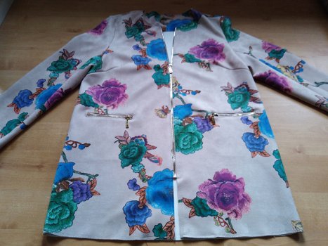 Dames jasje met bloemenprint - 2