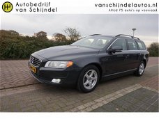 Volvo V70 - 1.6 D2 NWE MODEL MOMENTUM LUXE ZEER NETJES NAVI LEDER CRUISE CLIMA PARKEERSENSOREN V+A B