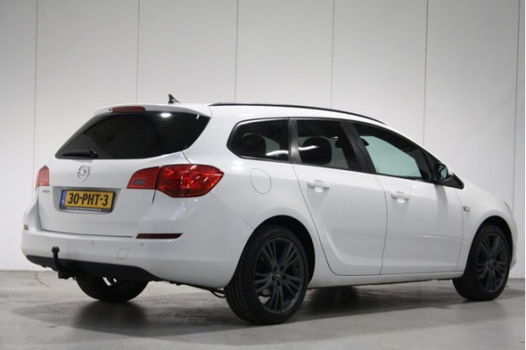 Opel Astra Sports Tourer - 1.4 Edition NAVI|18INCH|PDC - 1