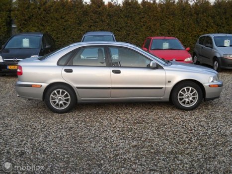 Volvo S40 - 1.8 - 1