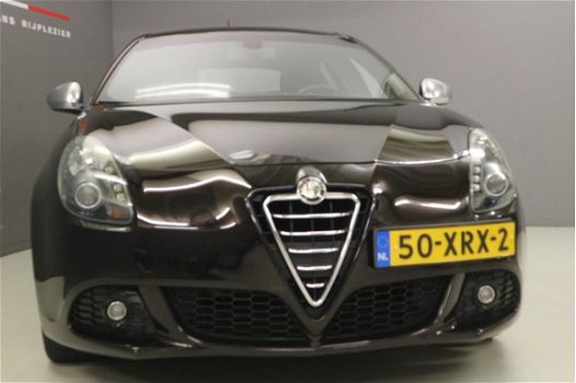 Alfa Romeo Giulietta - 1.4 Turbo 170pk Distinctive Sportpack TCT Automaat Leder, Navigatie, 18Inch. - 1